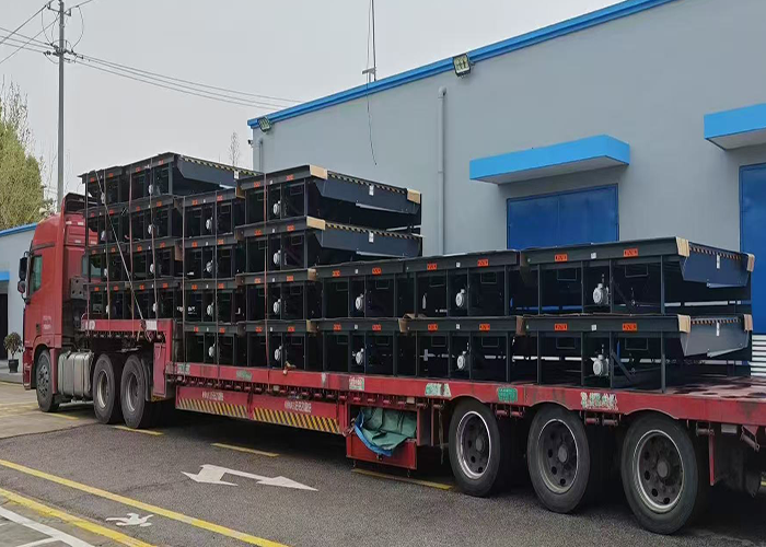 Dock Leveler levereras kontinuerligt. . .