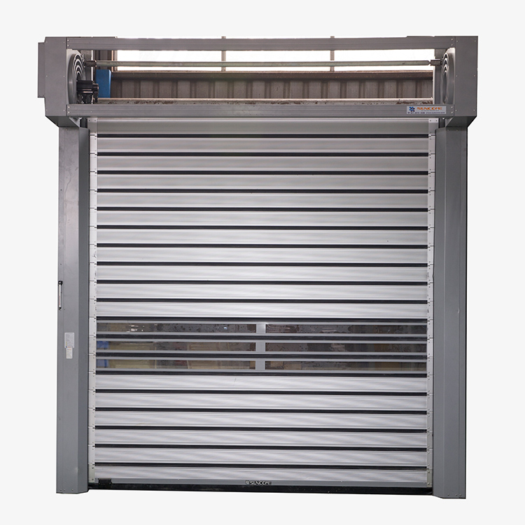 Varför välja en höghastighetsdörr för moderna industrianläggningar?